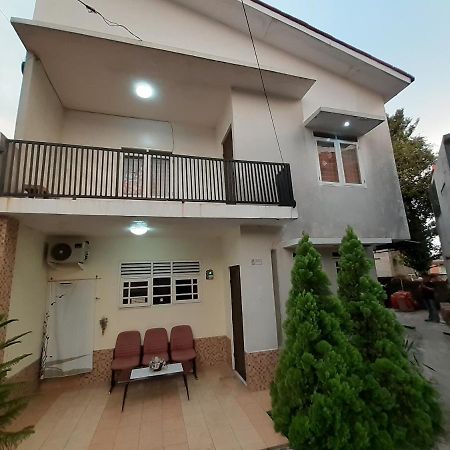 Отель Kost Carmelia Syariah Baranangsiang Богор Экстерьер фото