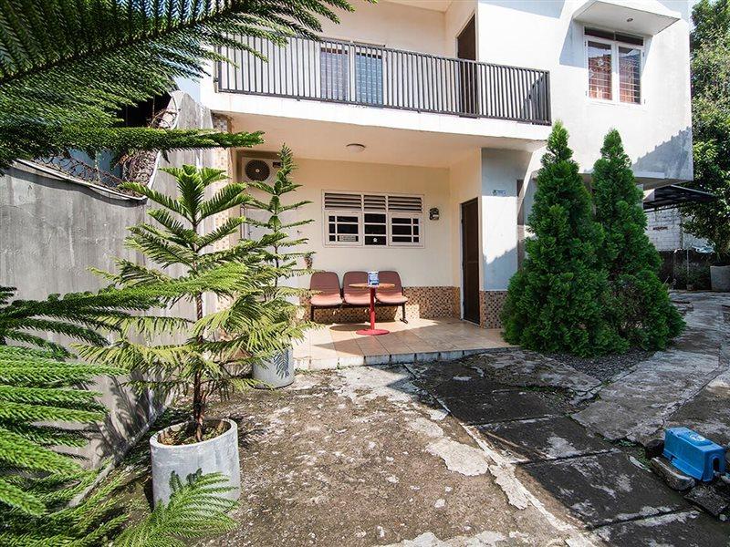 Отель Kost Carmelia Syariah Baranangsiang Богор Экстерьер фото