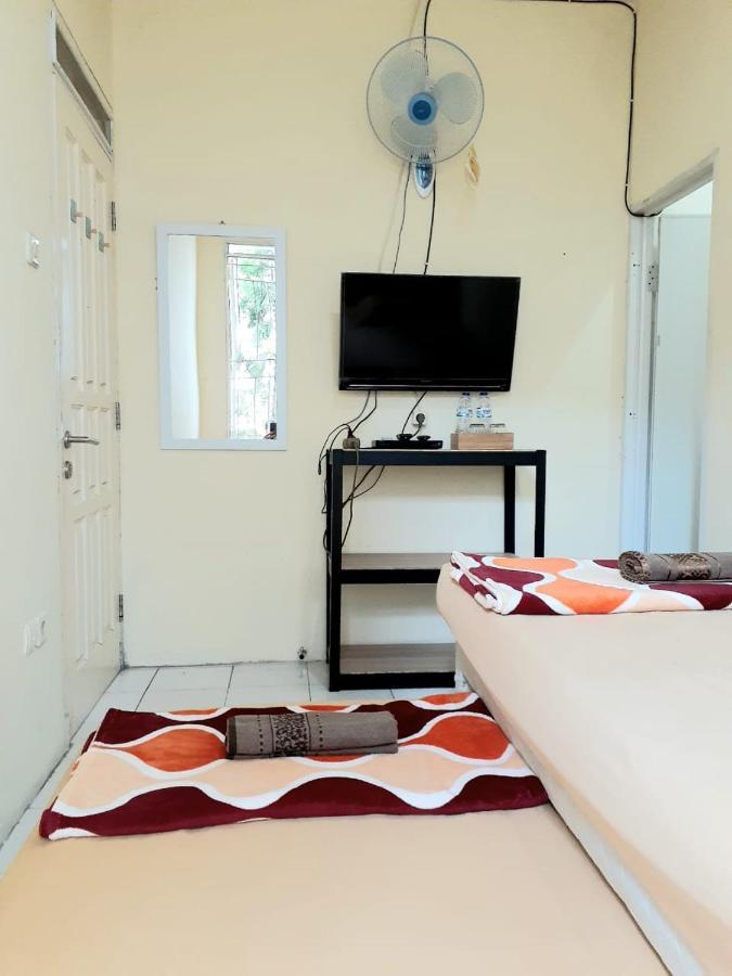 Отель Kost Carmelia Syariah Baranangsiang Богор Экстерьер фото