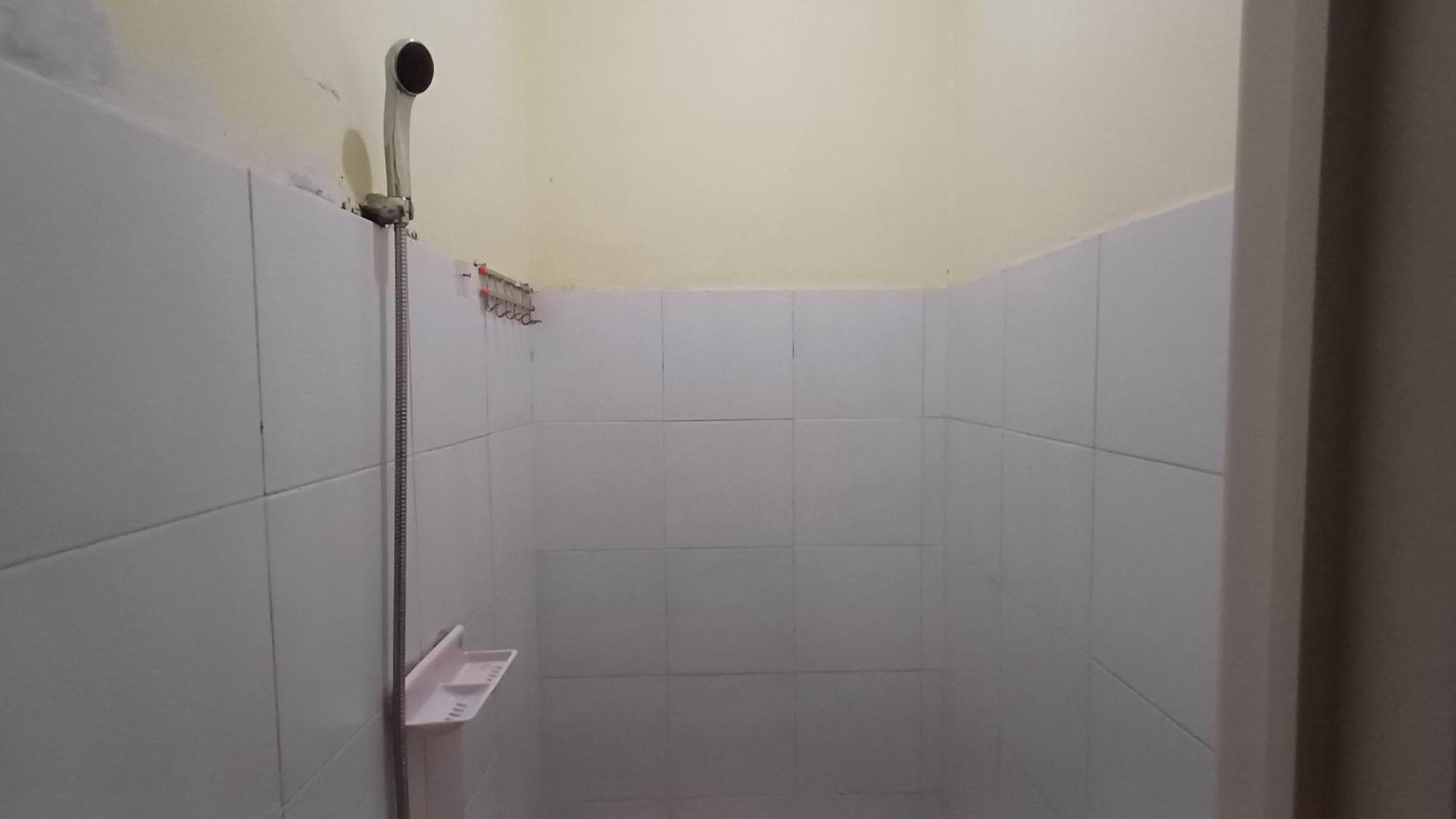 Отель Kost Carmelia Syariah Baranangsiang Богор Экстерьер фото