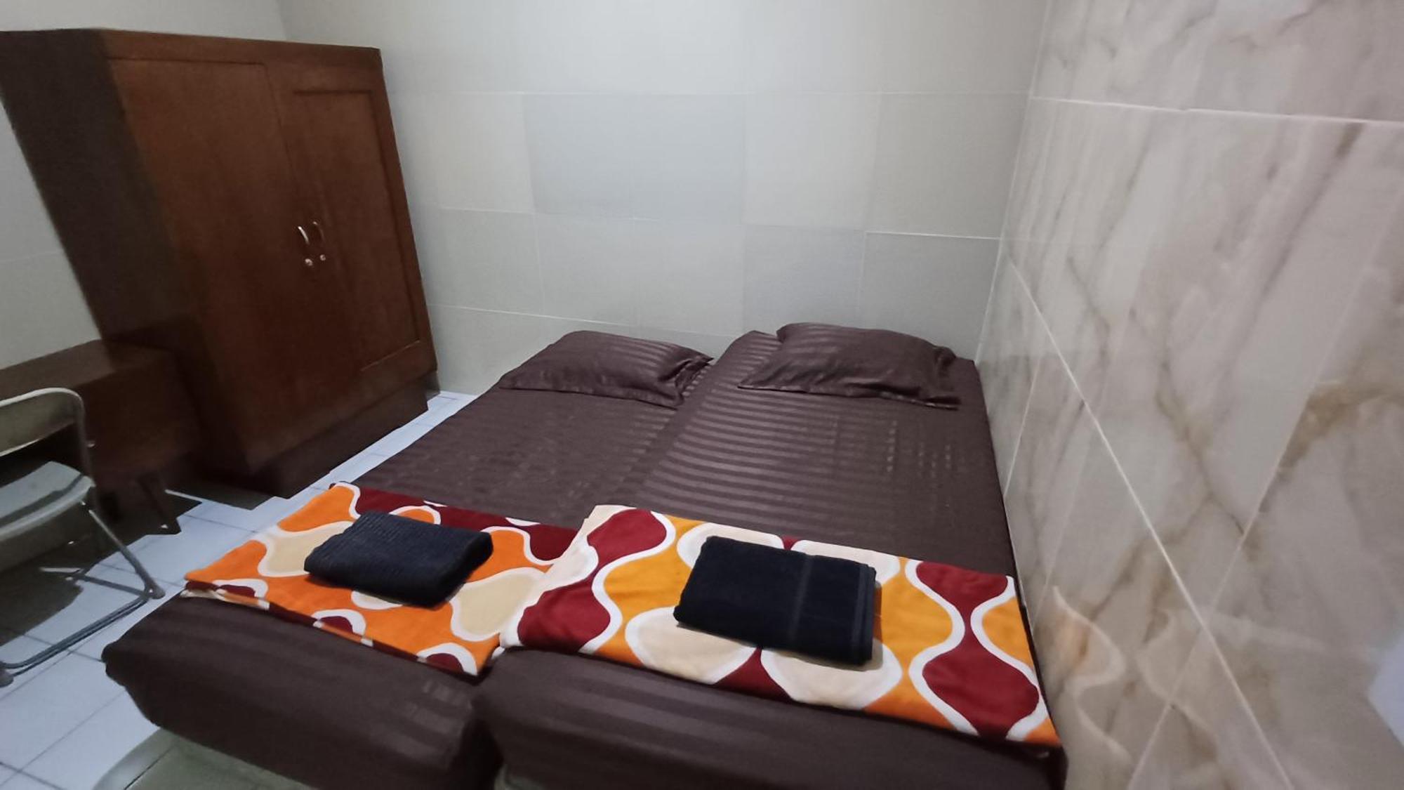 Отель Kost Carmelia Syariah Baranangsiang Богор Экстерьер фото