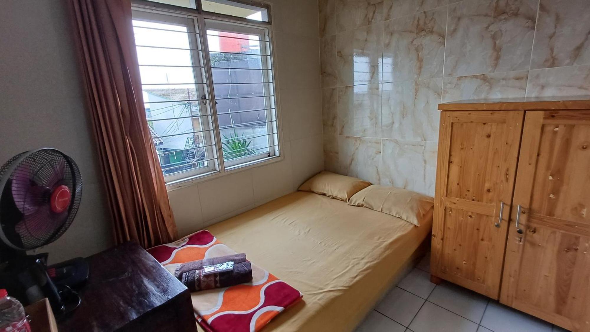 Отель Kost Carmelia Syariah Baranangsiang Богор Экстерьер фото